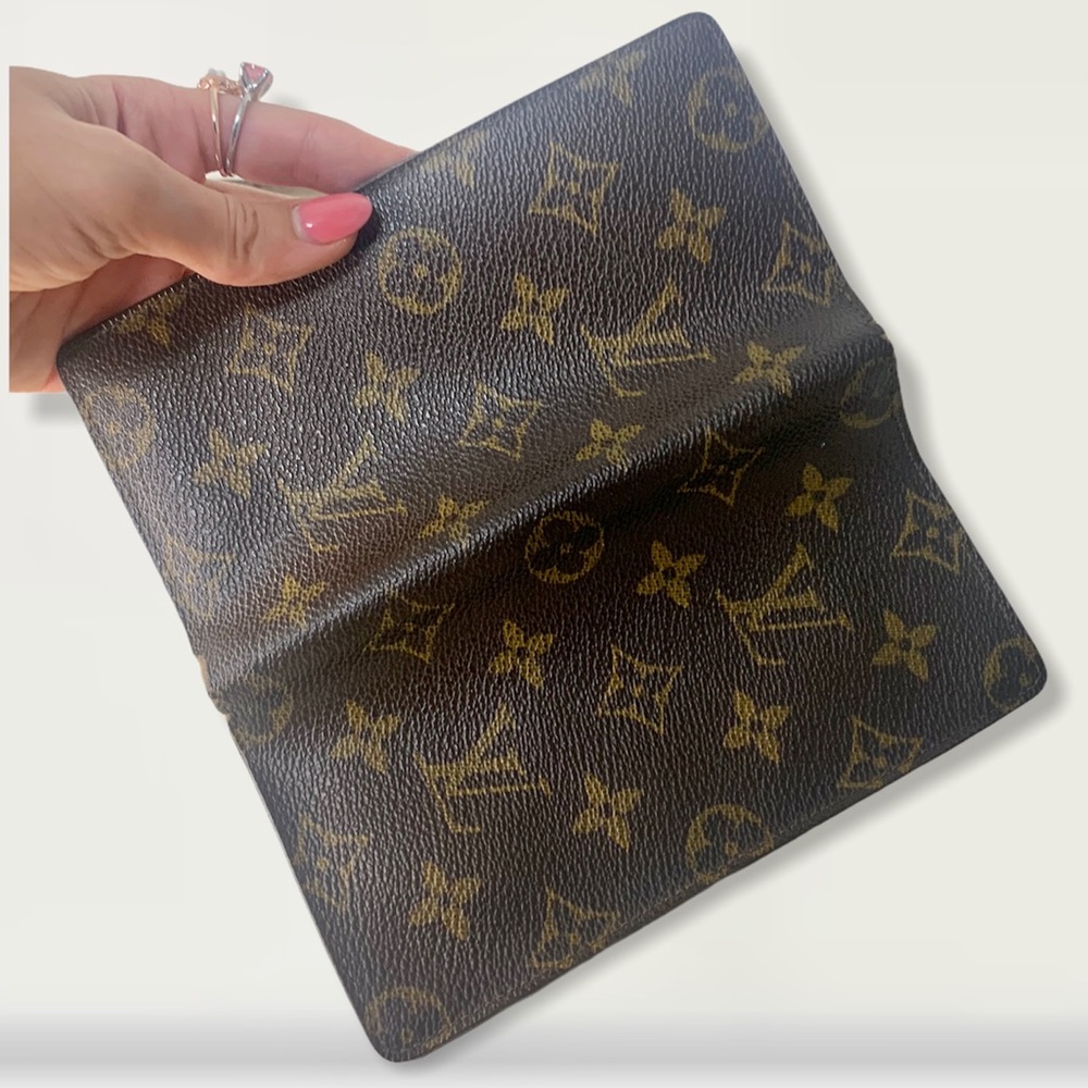 Louis Vuitton check book wallet